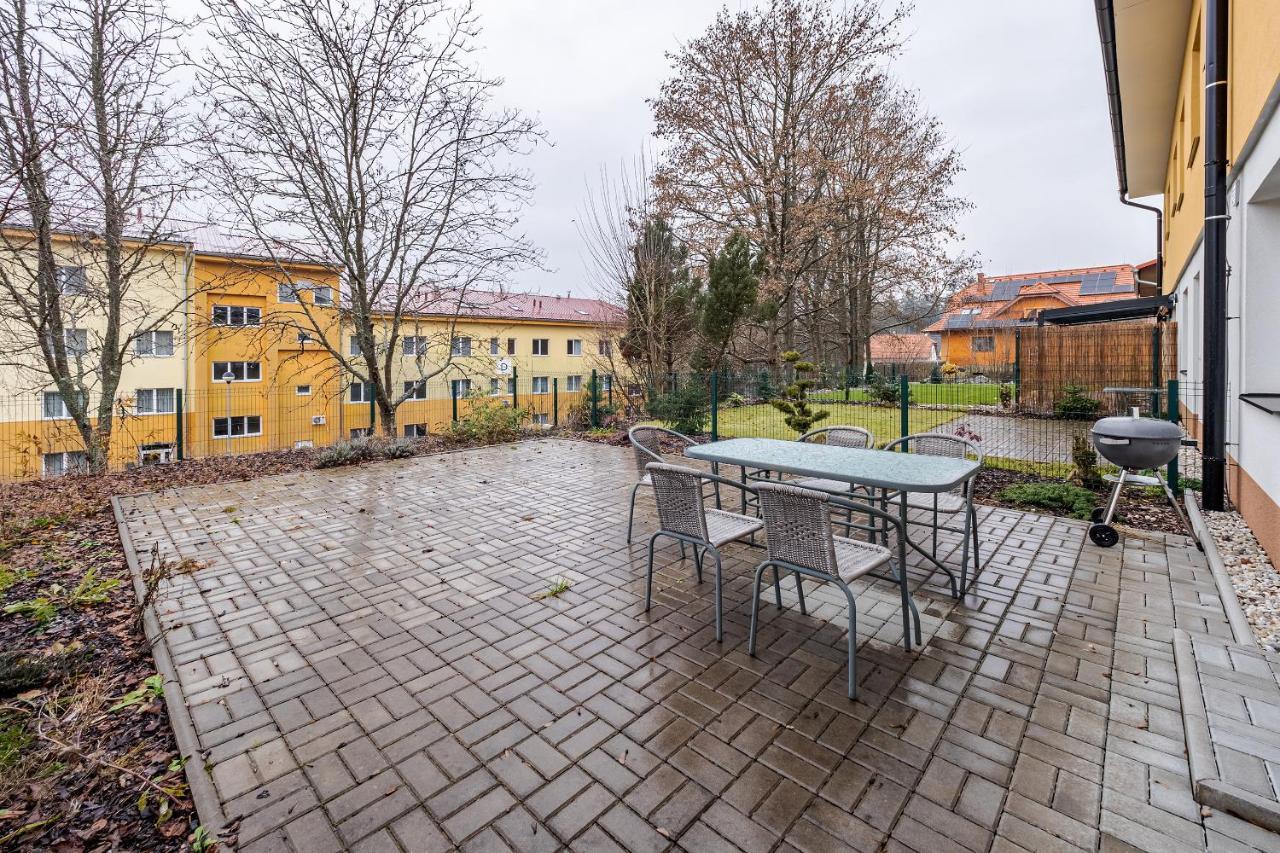 Private Luxury Apartments Frymburk Exterior photo